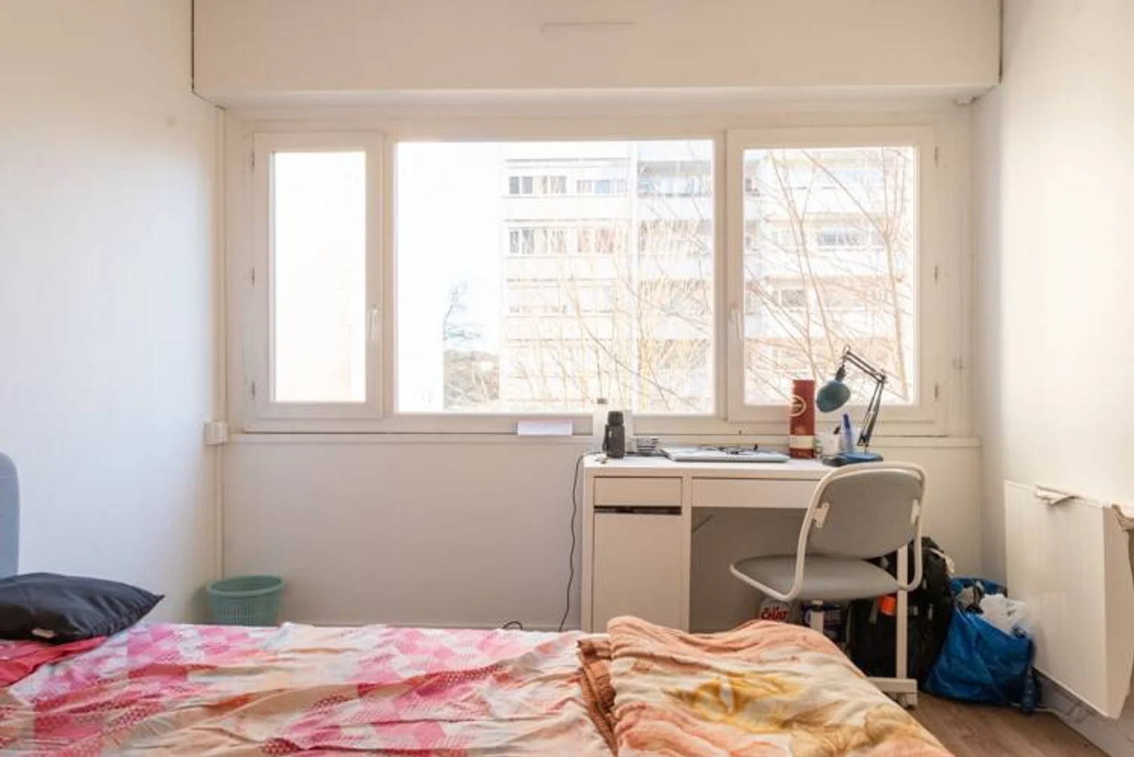 Habitación estudiantil económica con ubicación conveniente en 