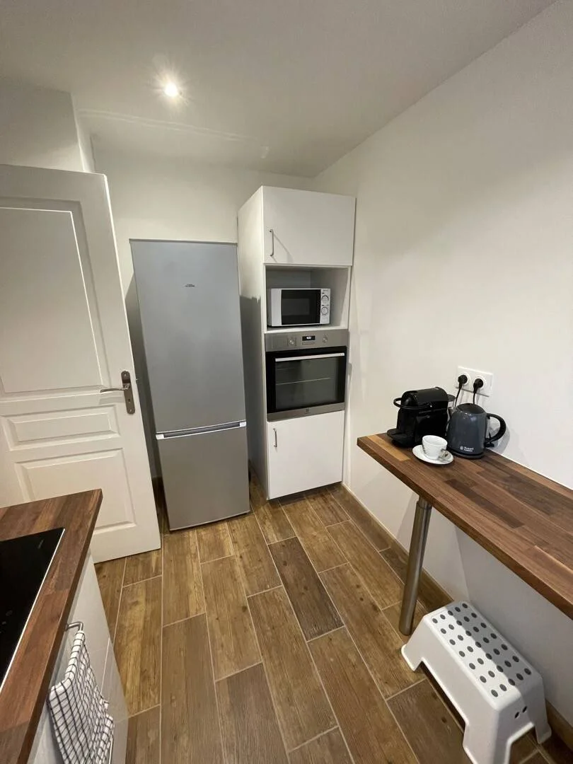 Quarto de estudante económico com localização conveniente em 