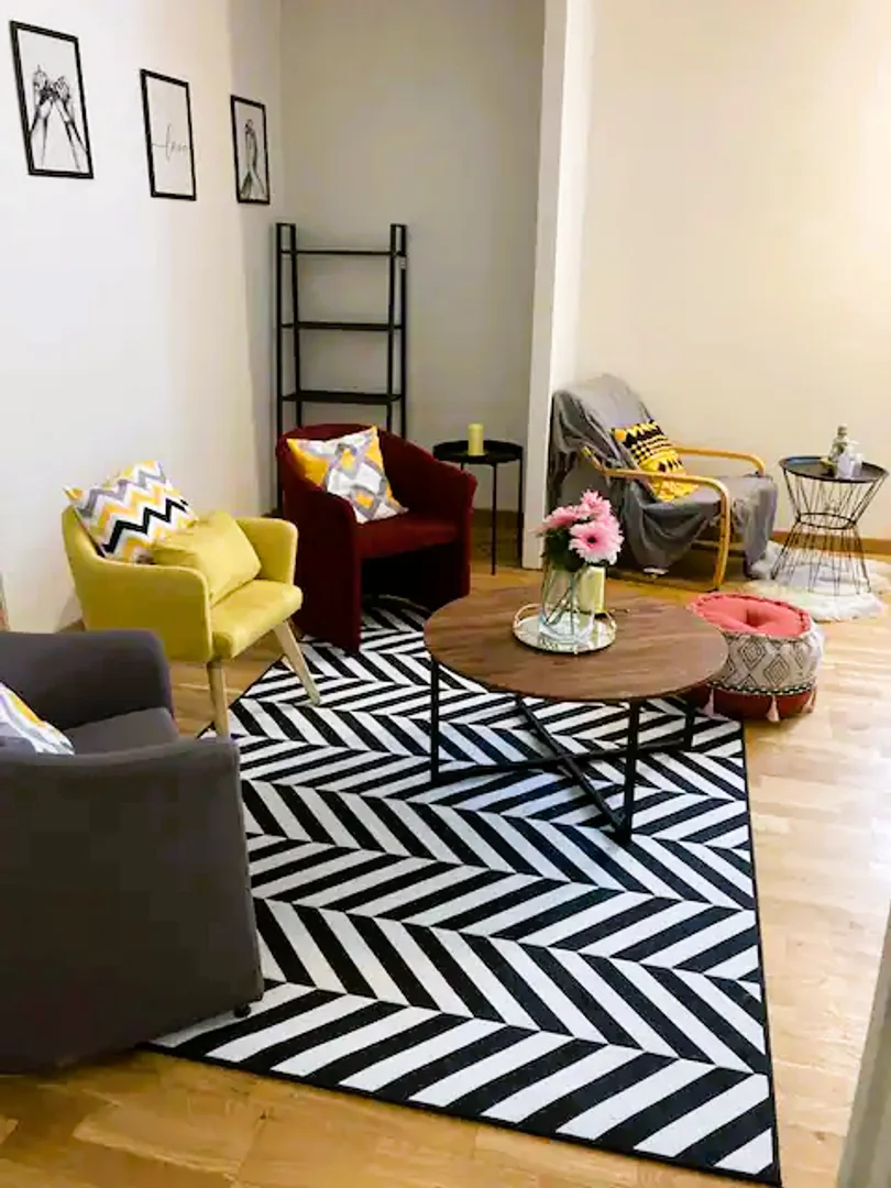 Comfortable and spacious student room in 