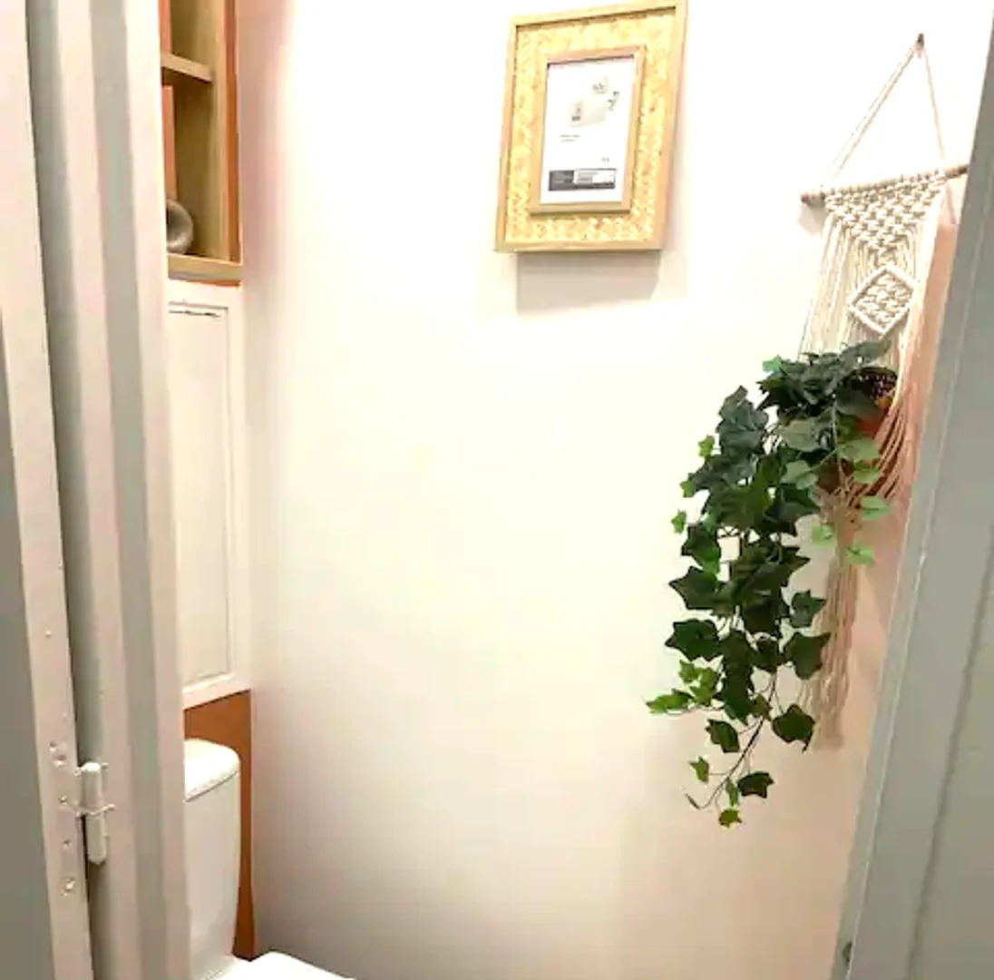 Student-friendly room in  with modern amenities