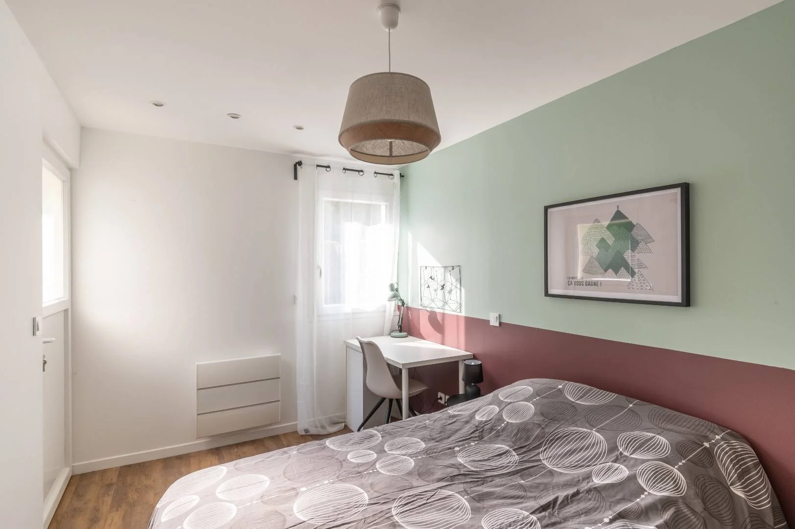 Quarto amigo do estudante em  com comodidades modernas