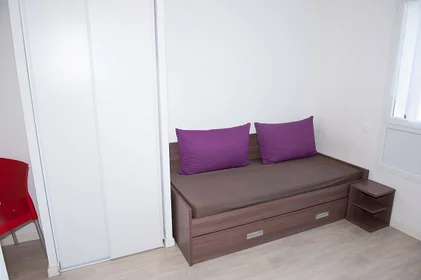 Habitación privada en residencia en Valbonne, 06560, imagen 1 de 10