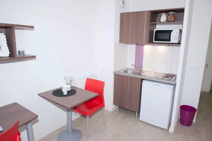 Habitación privada en residencia en Valbonne, 06560, imagen 9 de 10