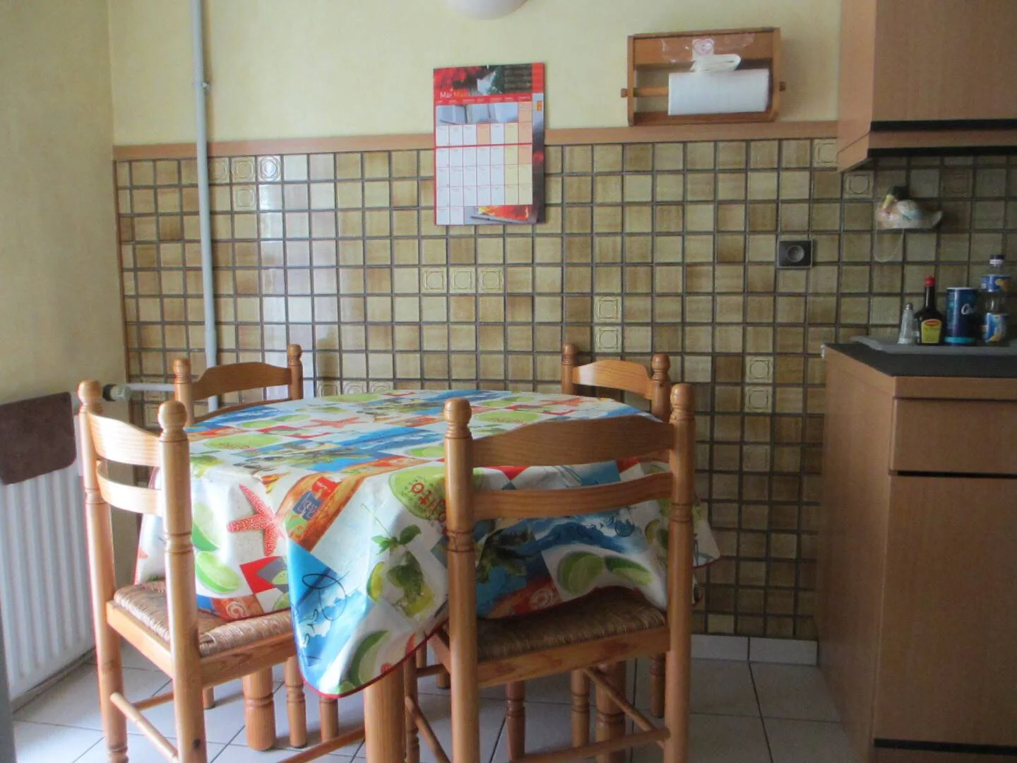 Affordable room for students with ample lighting in 