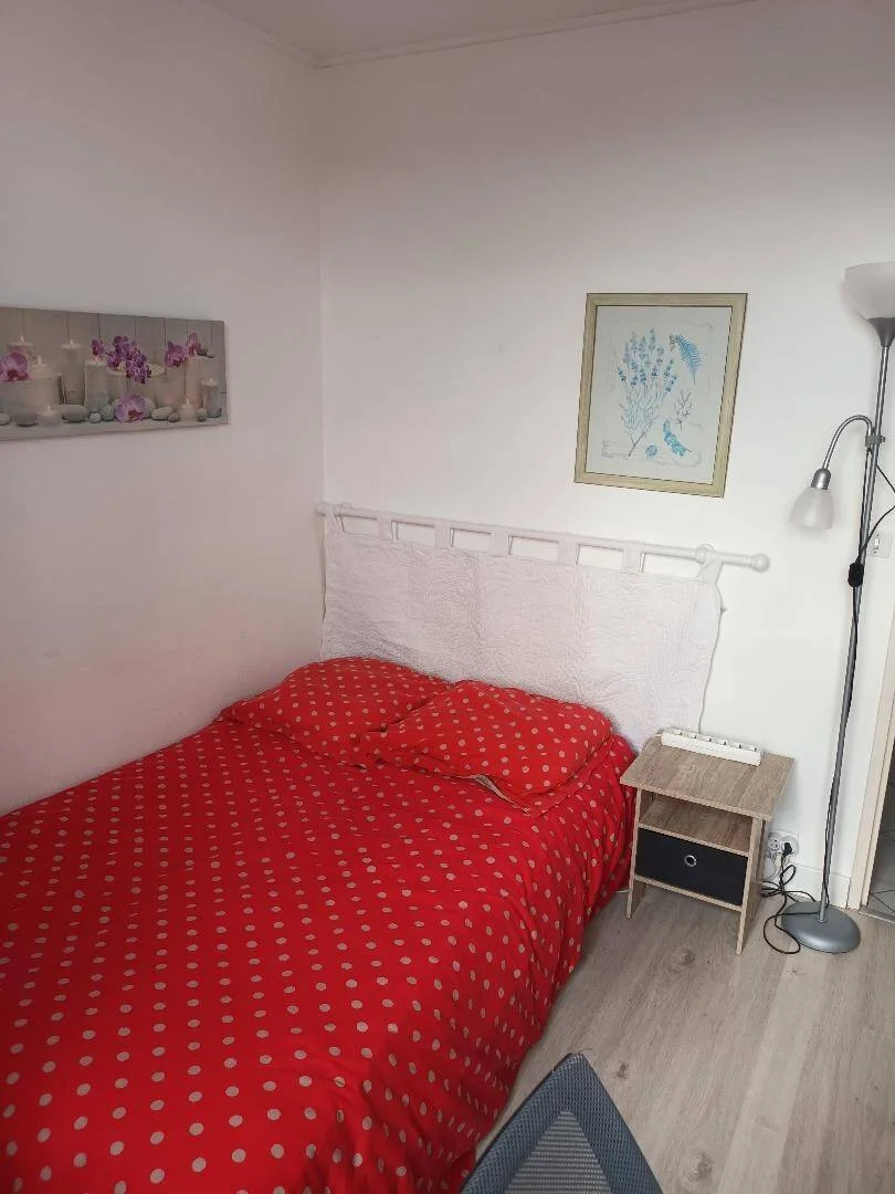Quarto amigo do estudante em  com comodidades modernas