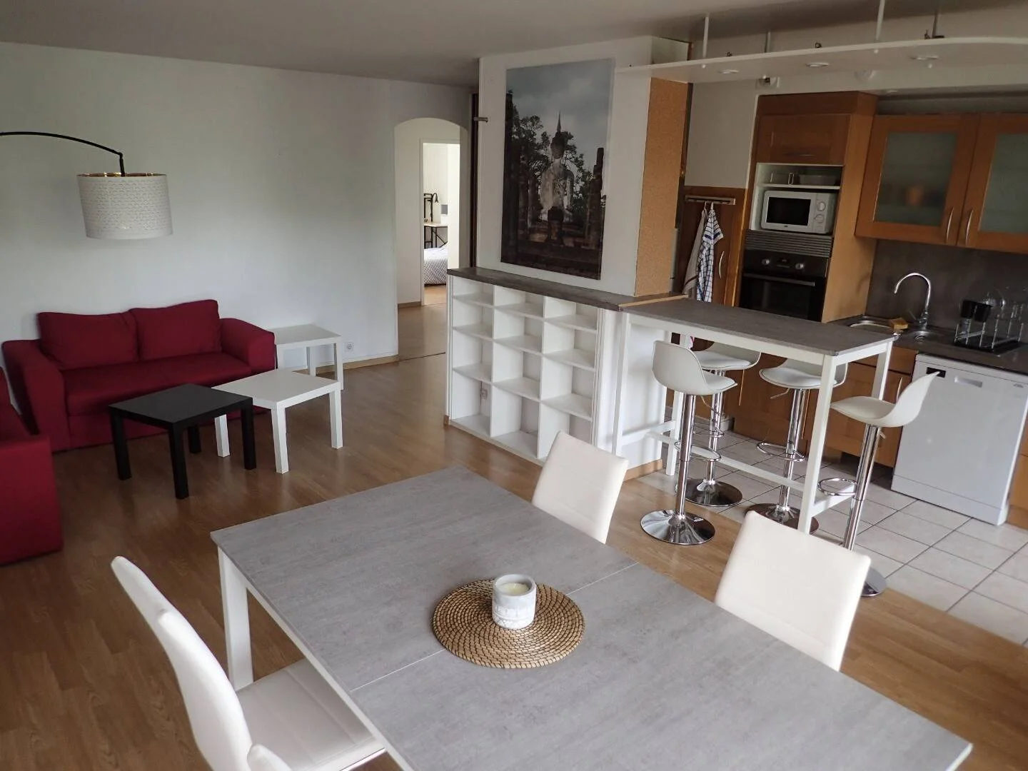 Functional student room perfect for studying in 