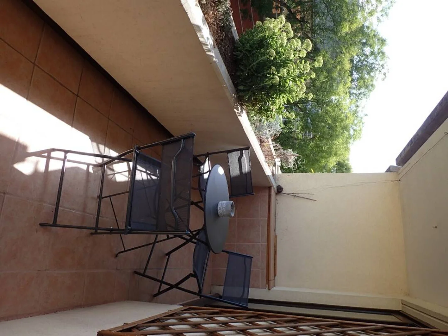 Economical student room with convenient location in 