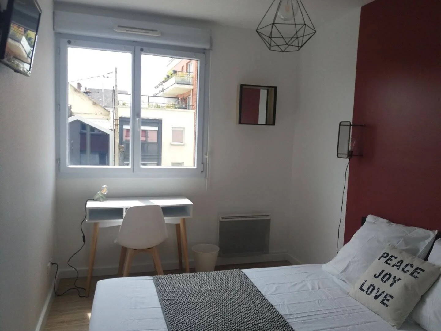 Quarto de estudante económico perto do campus em 