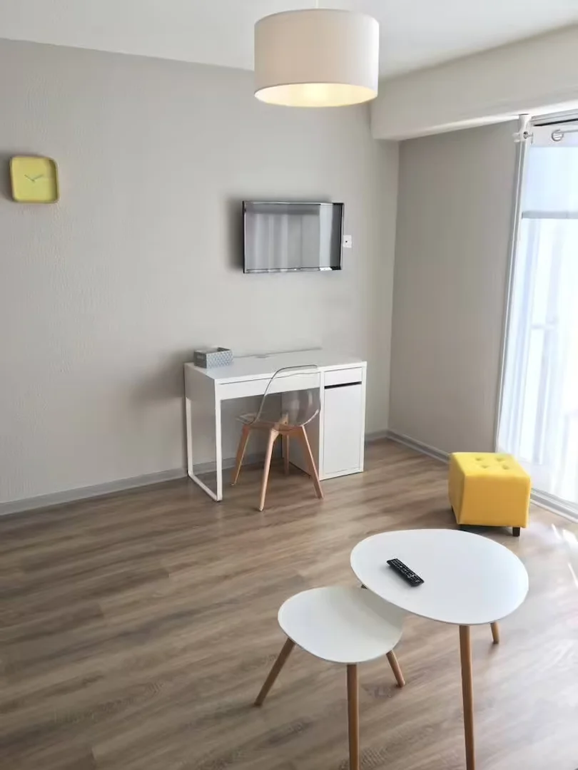 Chambre d'étudiant économique avec emplacement pratique dans 