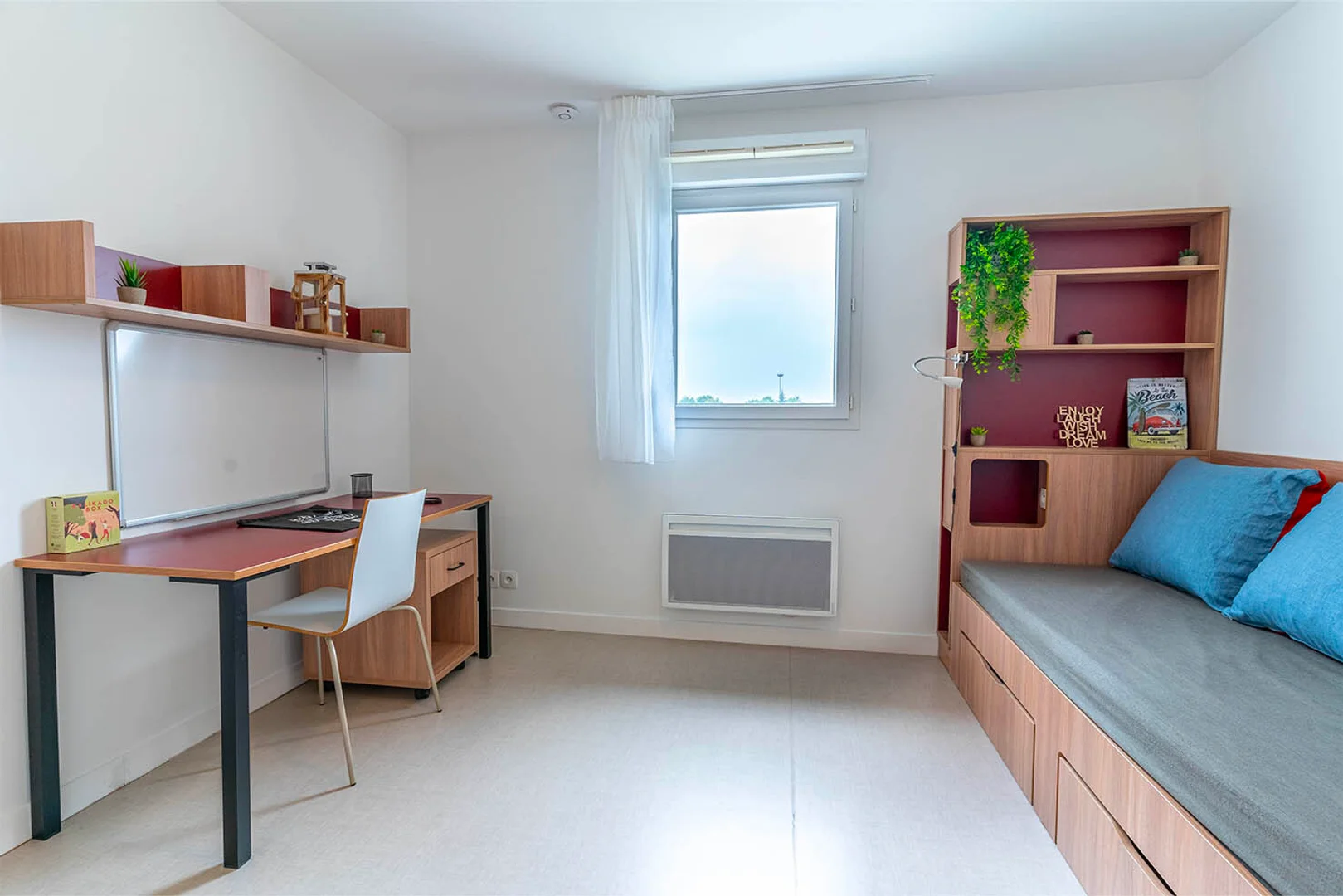 Habitación asequible para estudiantes con buena iluminación en 