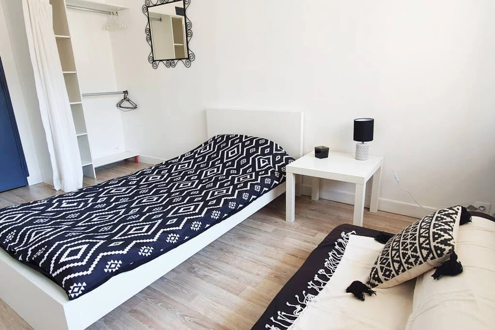 Camera per studenti in  con area studio e servizi in comune