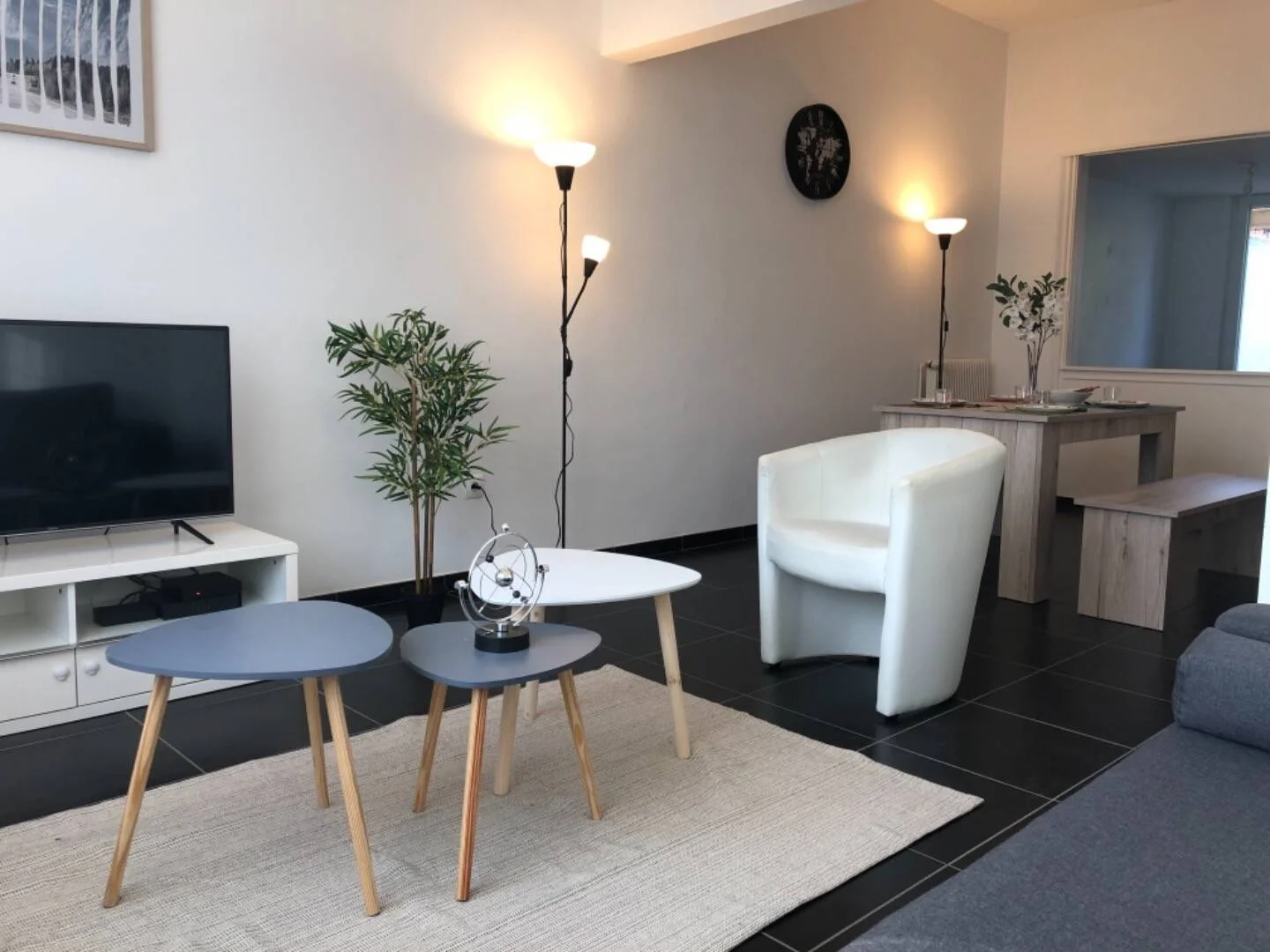 Quarto de estudante confortável e espaçoso em 