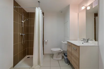 Private room in residence at Troyes, 10000, image 4 of 11