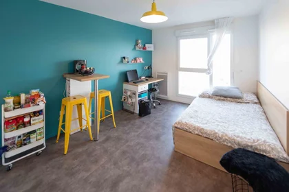 Quarto privado em residência em Orly, 94310, imagem 2 de 19