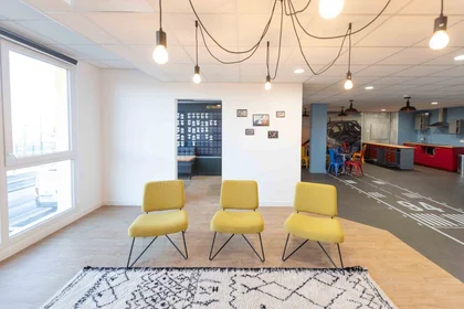 Quarto privado em residência em Orly, 94310, imagem 16 de 19