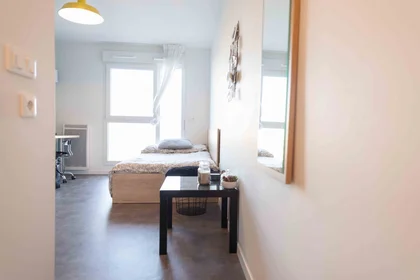 Quarto privado em residência em Orly, 94310, imagem 6 de 19
