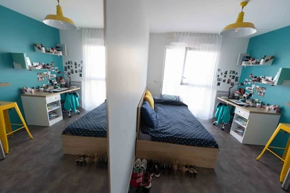 Quarto privado em residência em Orly, 94310, imagem 9 de 19