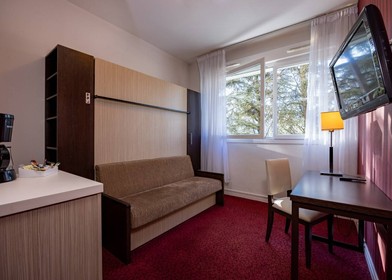 Grenoble de ucuz özel oda