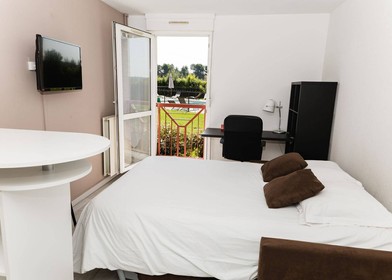 Chambre à louer avec lit double Aix-en-provence