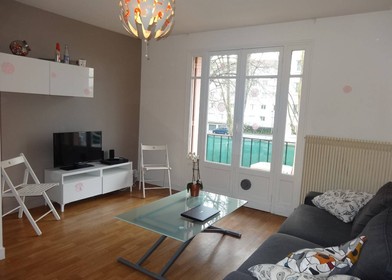 Quarto para alugar ao mês em Pau