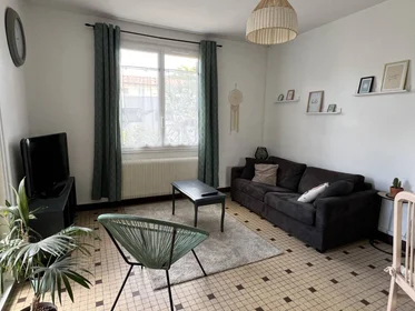 Private room at Pessac, 33600, image 1 of 10
