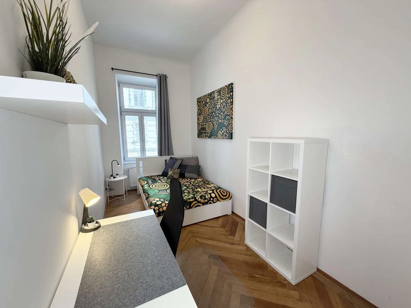 Zimmer in Studentenwohnung in zu vermieten, voll möbliert