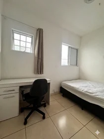 Stanza privata in Rua Senador Milton Campos, immagine 1 di 15