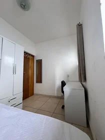 Stanza privata in Rua Senador Milton Campos, immagine 3 di 15