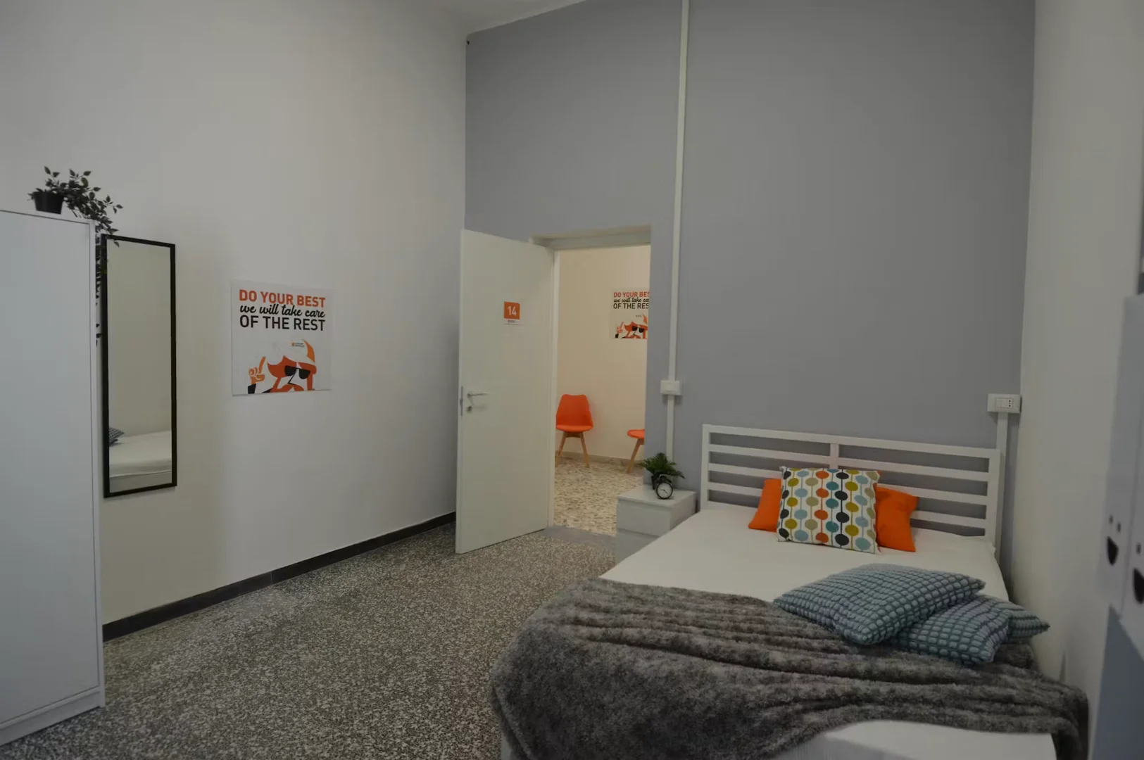 Habitación estudiantil económica cerca del campus en