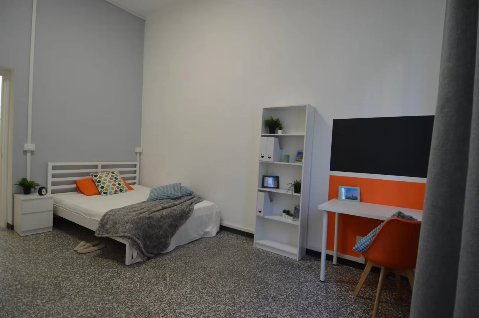 Habitación en apartamento estudiantil en alquiler en , completamente amueblado