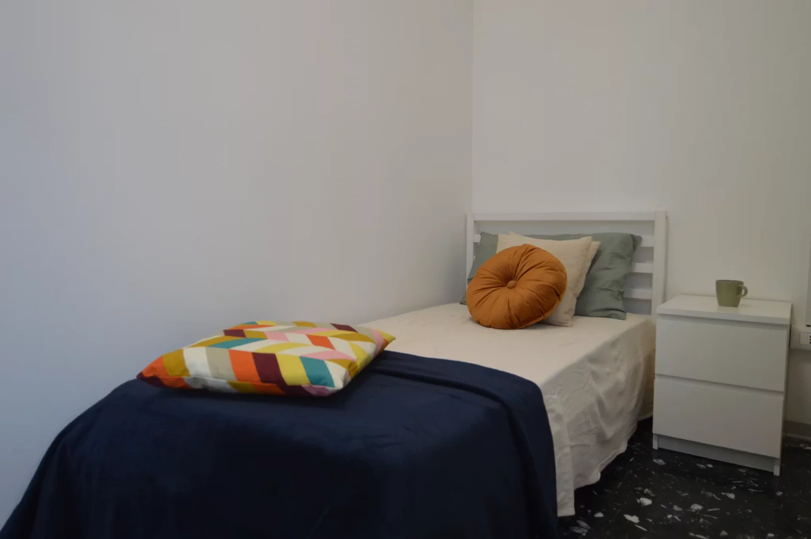Bezahlbares Zimmer für Studenten mit ausreichender Beleuchtung in 