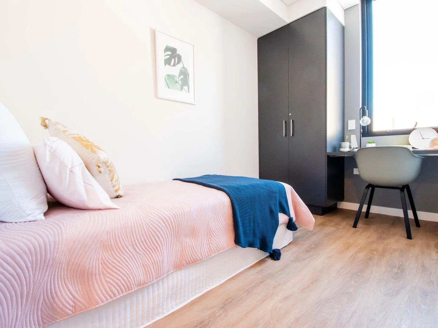 Convenient studio apartment for student living in 