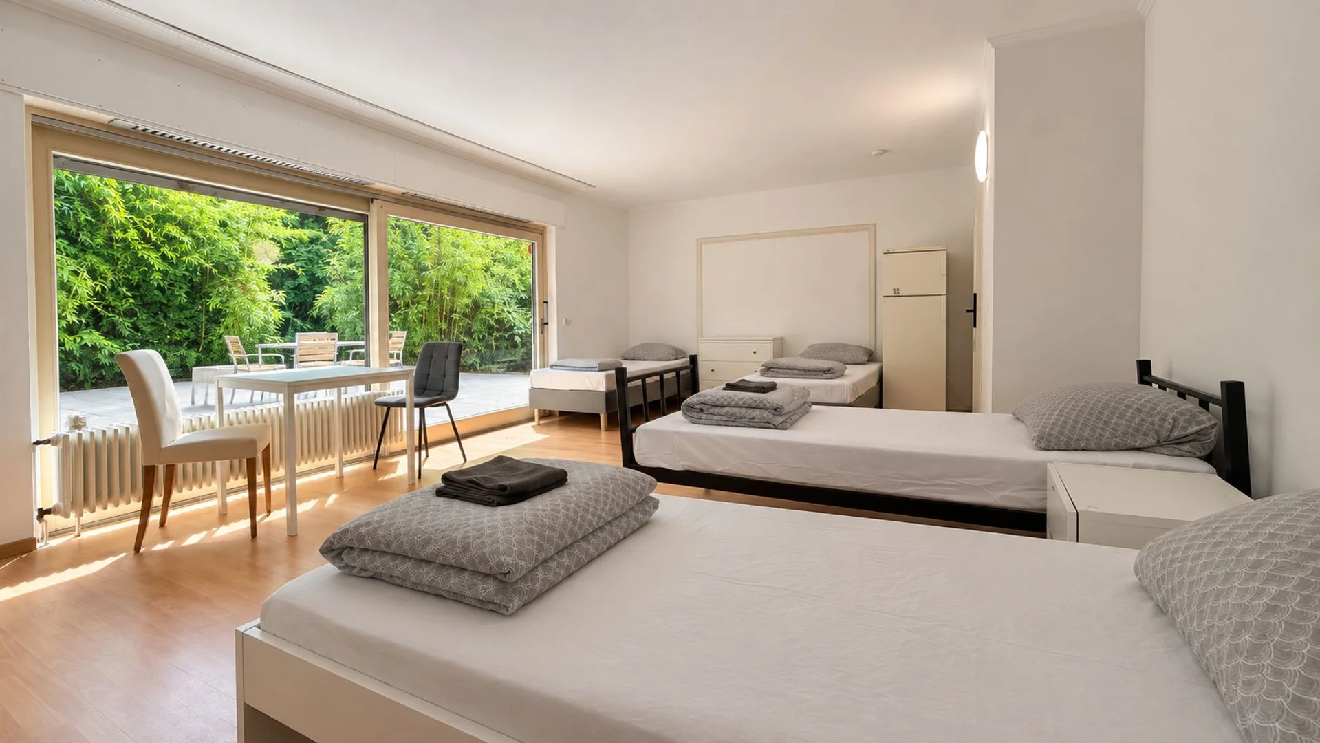 Funktionelles Studentenzimmer perfekt zum Studieren in
