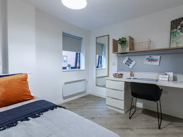 Entire apartment in residence at Newport Rd, Cardiff CF24 0AN, United Kingdom, image 20 of 24