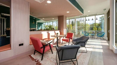 Habitación privada en residencia en Walnut Tree Cl, Guildford GU14JF, United Kingdom , imagen 17 de 40