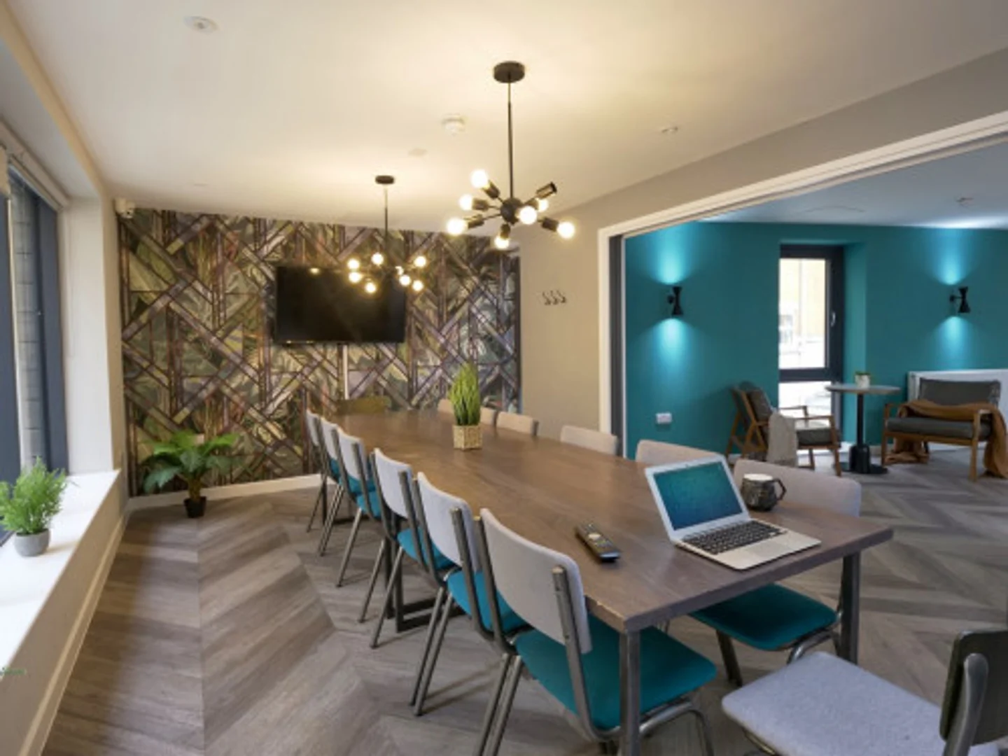 Quarto para alugar em apartamento de estudantes em , totalmente mobilado