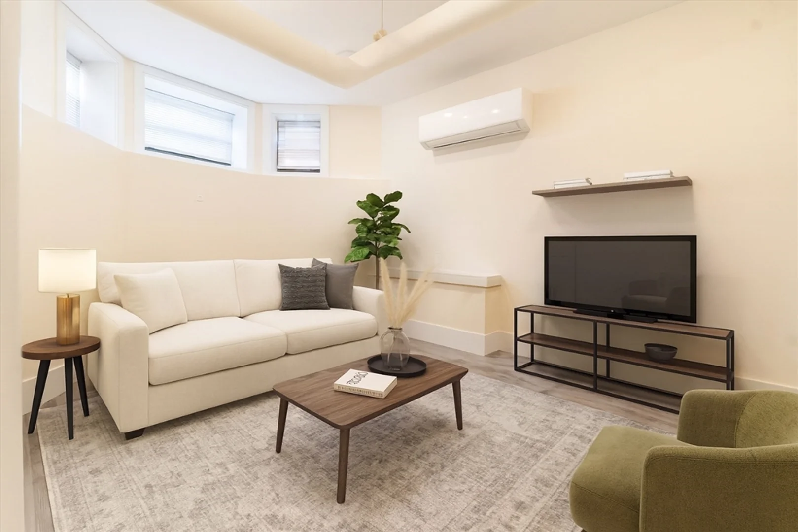 Chic studio apartment near campus in 