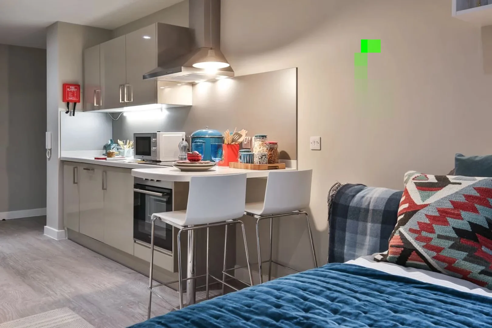 Affordable room for students with ample lighting in 