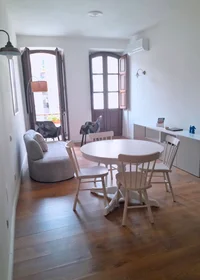 Logement entier à Via Sant'Efisio, Stampace, image 1 de 10