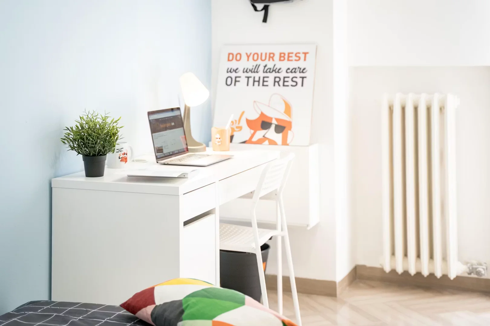 Quarto para alugar em apartamento de estudantes em , totalmente mobilado