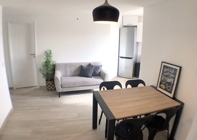 Room for rent with double bed Évry