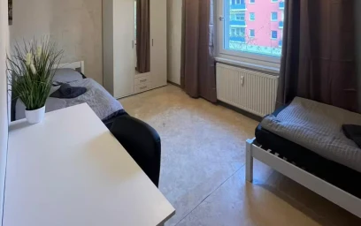 Entire apartment at Moldaustraße, Bezirk Lichtenberg, image 3 of 10