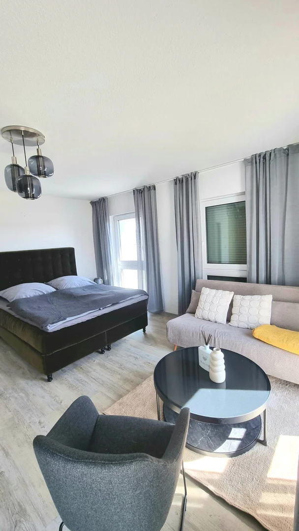 Habitación acogedora para estudiantes disponible en 