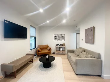 Gesamte Unterkunft im Wohnheim in der 360, Meridian St., Unit 3, East Boston, Boston, MA, 02128, bild 12 von 18