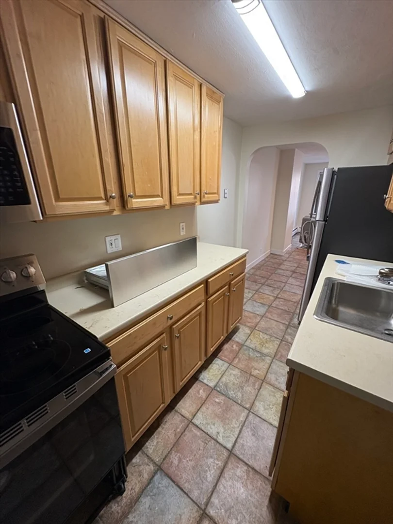 3, Lewis St., Unit 2, North End, Boston, MA, 02109