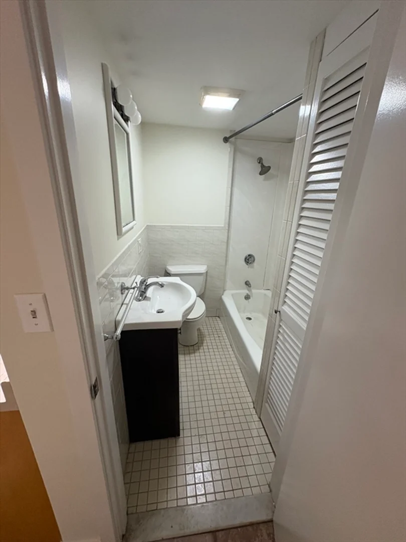 3, Lewis St., Unit 2, North End, Boston, MA, 02109