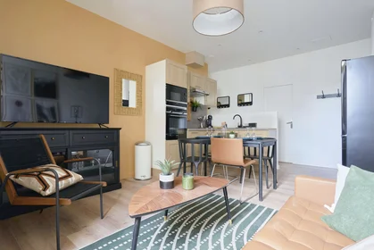 Privatzimmer in der 9 RUE LEONE LALIRE, bild 1 von 10