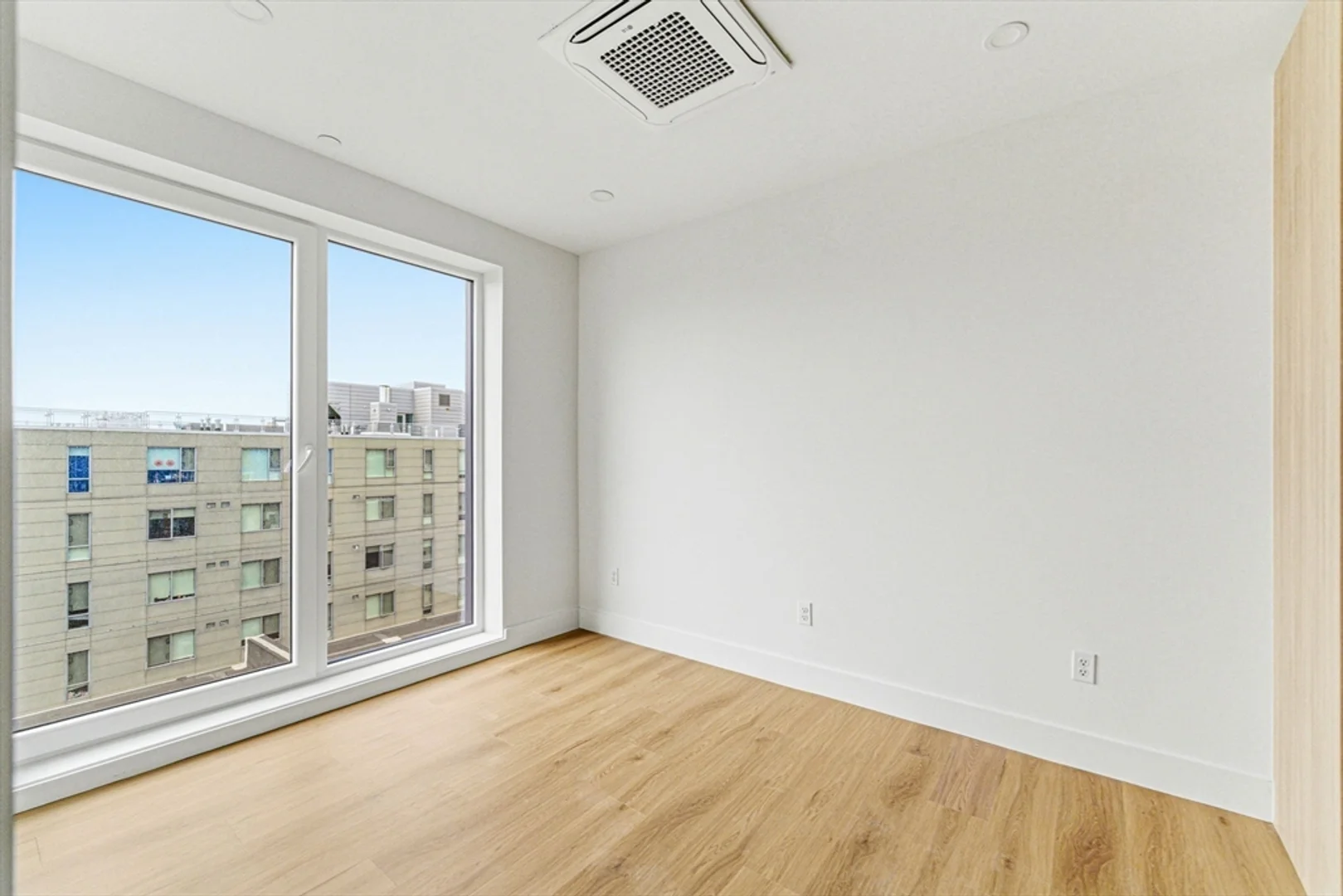 1035, Commonwealth Ave., Unit 305, Allston, Boston, MA, 02215