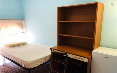 Chambre privée à Via Alessandro Brisse, image 1 de 10