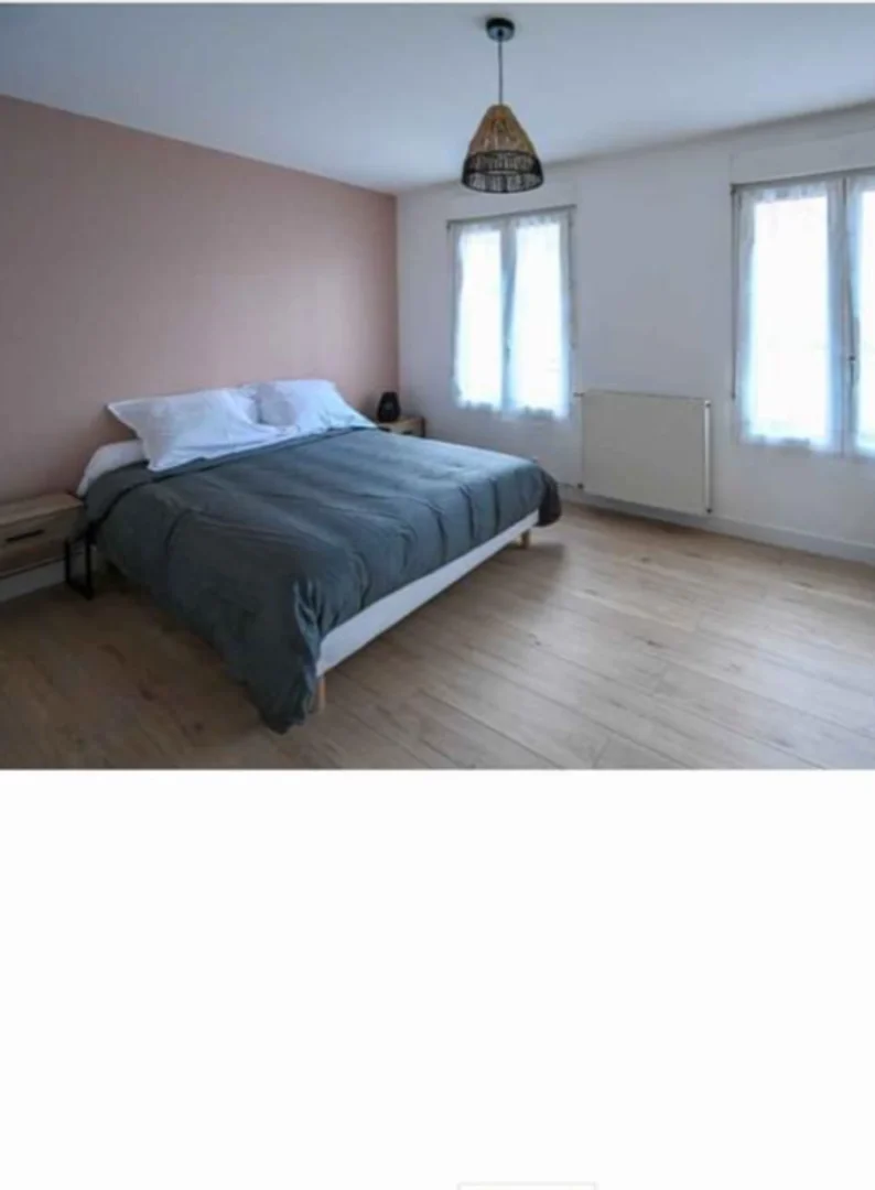 Quarto acolhedor para estudantes disponível em 